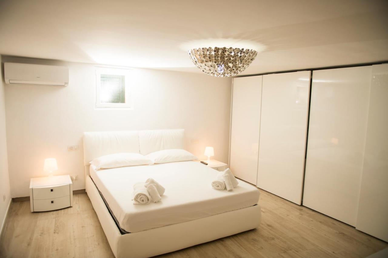 Palazzo Absolem Luxury Apartment Monopoli Bagian luar foto